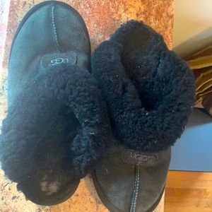 Black ugg slippers